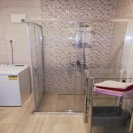 2 Bedroom With Terrace 公寓