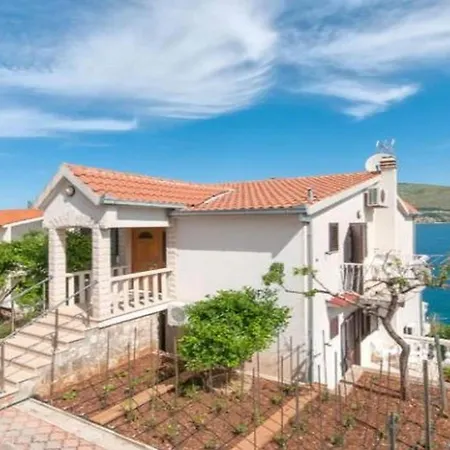 2 Bedroom With Terrace * 多吉奥科如