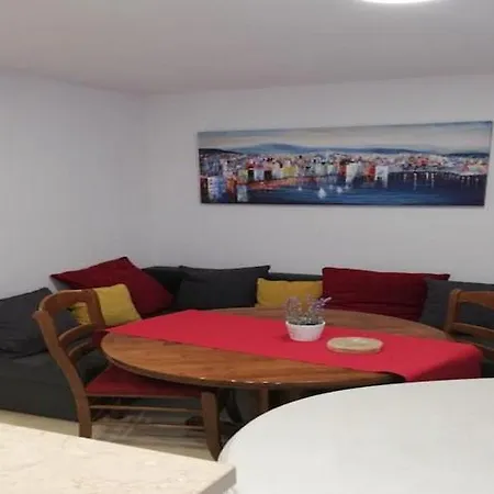 Apartmán 2 Bedroom With Terrace Donji Okrug (Ciovo)
